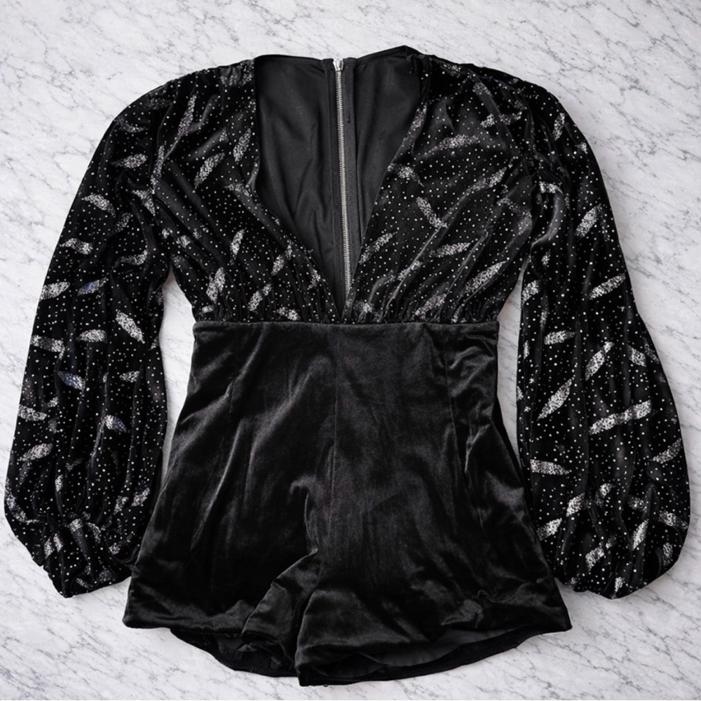 Bronx and Banco Maria Velvet Romper black romper print puff sleeve, metallic - Picture 4 of 4